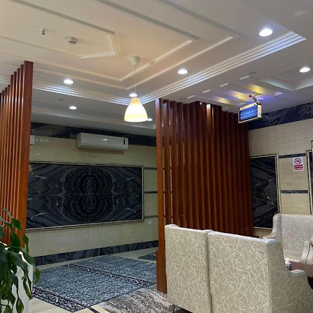 Al Manzil Almutmeez Aparthotel เจดดาห์ ภายนอก รูปภาพ