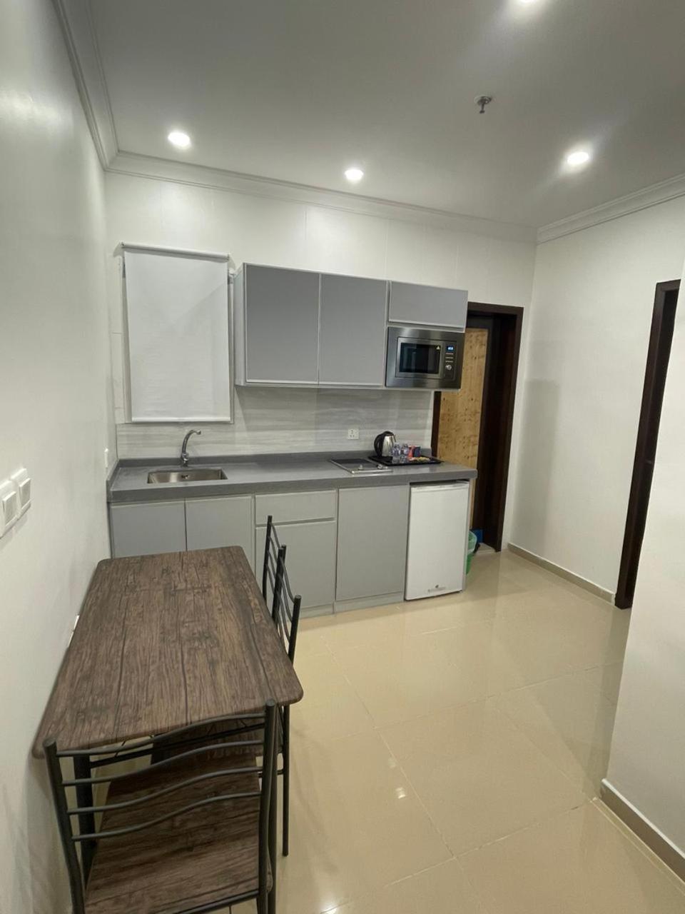 Al Manzil Almutmeez Aparthotel เจดดาห์ ภายนอก รูปภาพ