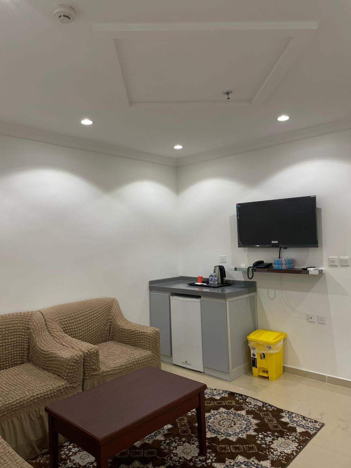 Al Manzil Almutmeez Aparthotel เจดดาห์ ภายนอก รูปภาพ