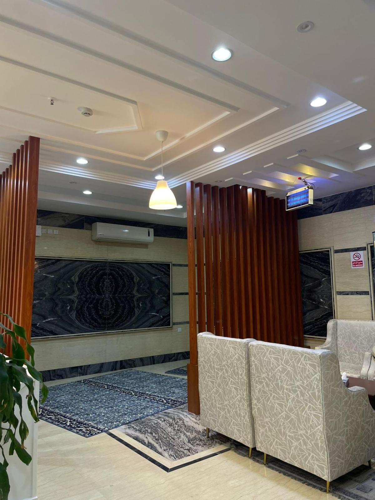 Al Manzil Almutmeez Aparthotel เจดดาห์ ภายนอก รูปภาพ