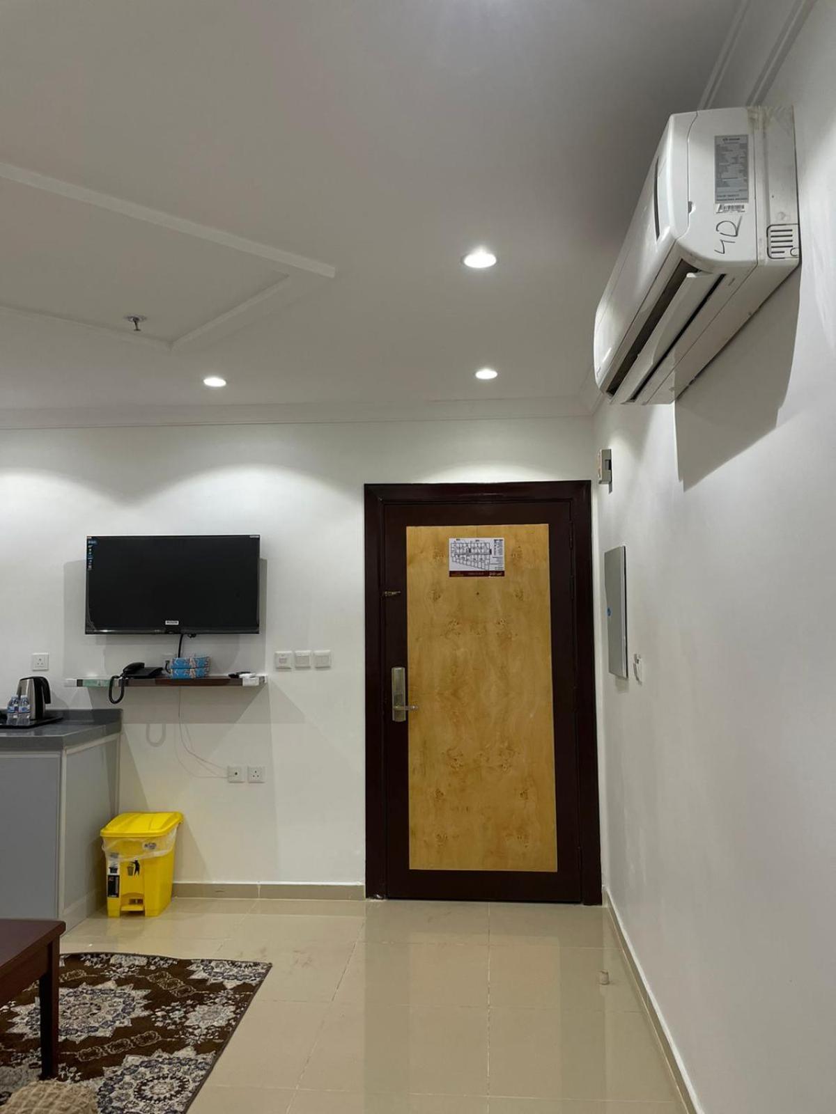 Al Manzil Almutmeez Aparthotel เจดดาห์ ภายนอก รูปภาพ