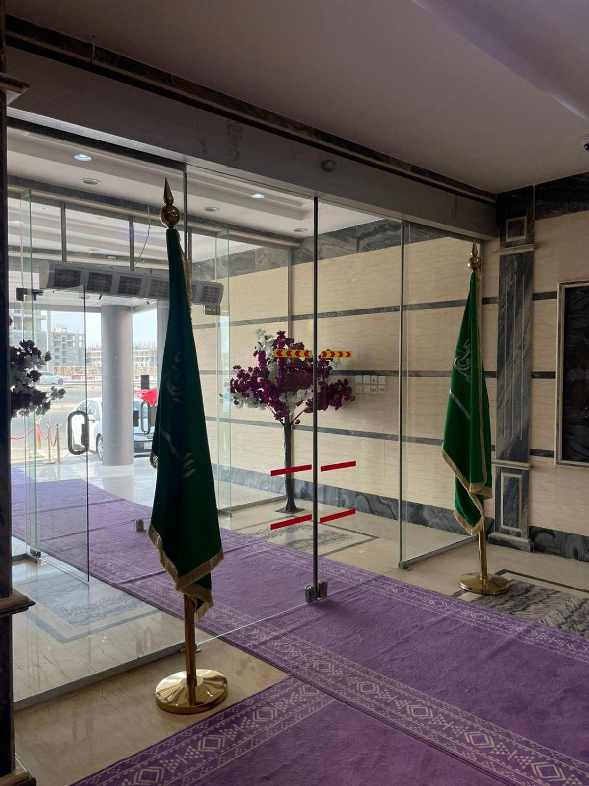 Al Manzil Almutmeez Aparthotel เจดดาห์ ภายนอก รูปภาพ