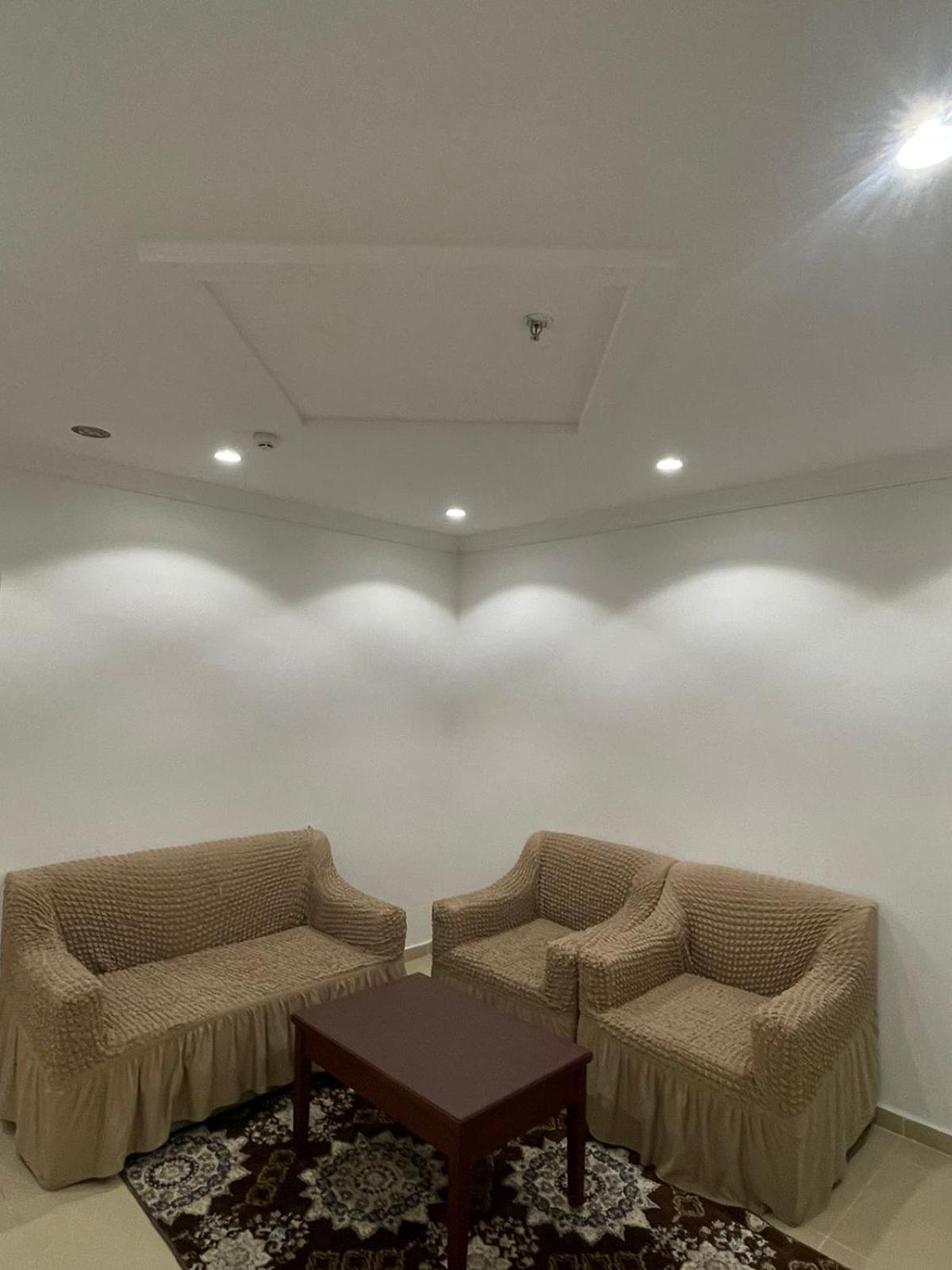 Al Manzil Almutmeez Aparthotel เจดดาห์ ภายนอก รูปภาพ
