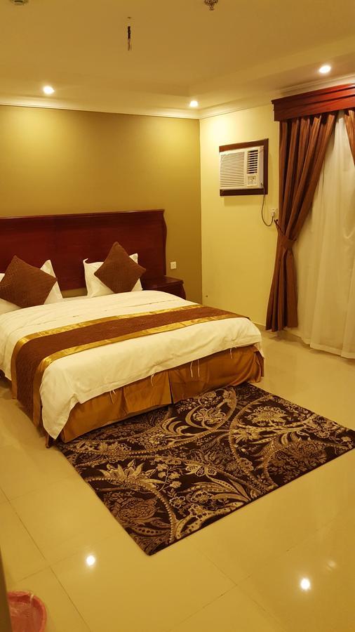 Al Manzil Almutmeez Aparthotel เจดดาห์ ภายนอก รูปภาพ
